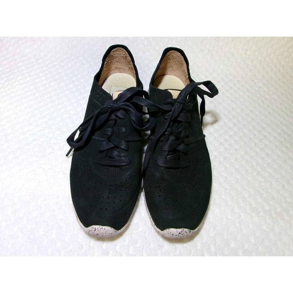 UGG Tye Stardust Black Nubuck Perforated Sneakers 1018874‎ Womens 7